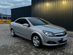 Beige Gebraucht 2007 Opel Astra Cabriolet Cabrio | 4.800 €