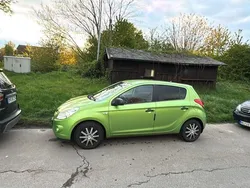 Grün Gebraucht 2014 Hyundai i20 Kleinwagen | 4.000 €