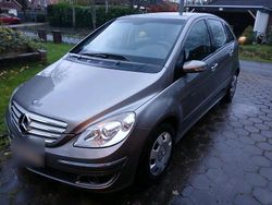 Grau Gebraucht 2006 Mercedes B150 Van / Kleinbus | 4.500 € (Guter Preis)