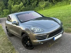 Grau Gebraucht 2012 Porsche Cayenne SUV | 25.000 €