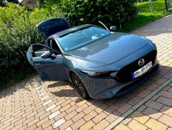 Grau Gebraucht 2020 Mazda 3 Limousine | 15.000 €