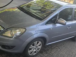 Blau Gebraucht 2010 Opel Zafira Van / Kleinbus | 2.199 € (Fairer Preis)