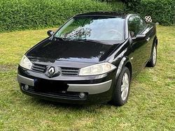 Schwarz Gebraucht 2005 Renault Mégane Cabriolet Cabrio | 2.000 €
