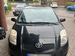 Schwarz Gebraucht 2007 Toyota Yaris Kleinwagen | 2.000 € (Fairer Preis)