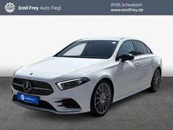 Weiß Gebraucht 2019 Mercedes A220 AMG line Limousine | 24.990 € (Fairer Preis)