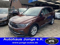 Braun Gebraucht 2023 VW Tiguan Life SUV | 32.900 € (Etwas zu teuer)