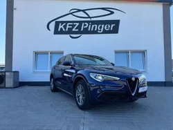 Blau Gebraucht 2019 Alfa Romeo Stelvio Lusso SUV | 26.499 € (Guter Preis)