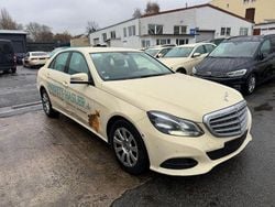 Gelb Gebraucht 2016 Mercedes E200 Limousine | 4.350 € (Teuer)