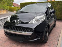 Schwarz Gebraucht 2011 Peugeot 107 Kleinwagen | 2.499 € (Fairer Preis)