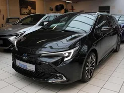 Mysticschwarz mica Neu 2024 Toyota Corolla Team Kombi | 28.890 €