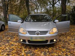Silber Gebraucht 2004 VW Golf V Kleinwagen | 2.000 € (Guter Preis)