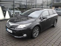 Schwarz Gebraucht 2015 Toyota Avensis Edition Kombi | 11.380 € (Guter Preis)