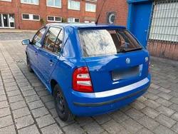 Blau Gebraucht 2003 Skoda Fabia Kleinwagen | 1.150 €
