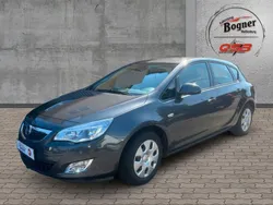 Grau Gebraucht 2012 Opel Astra Limousine | 6.990 € (Fairer Preis)