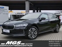 Ebony schwarz metallic Gebraucht 2024 Skoda Superb Selection Kombi | 38.950 € (Superpreis)