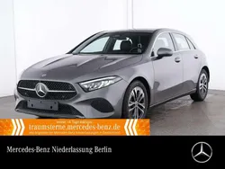 Grau Gebraucht 2024 Mercedes A200 Advanced Plus Limousine | 29.990 € (Guter Preis)