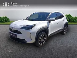 Schneeweiß Gebraucht 2022 Toyota Yaris Hybrid Connect Style | 23.620 € (Fairer Preis)