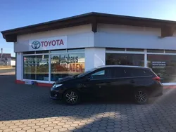 Schwarz Gebraucht 2015 Toyota Auris Touring Sports Edition Kombi | 13.500 € (Fairer Preis)