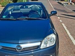 Blau Gebraucht 2006 Opel Tigra Cabrio | 1.800 € (Guter Preis)