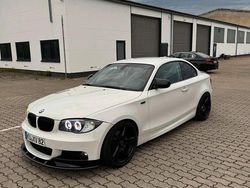 Weiß Gebraucht 2010 BMW 120 Coupé Performance Coupé | 10.998 € (Guter Preis)