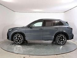 Delfingrau metallic Neu 2025 VW Tiguan R-line SUV | 51.041 € (Guter Preis)