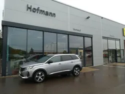 Grau Gebraucht 2024 Peugeot 5008 Allure Van / Kleinbus | 28.950 € (Fairer Preis)