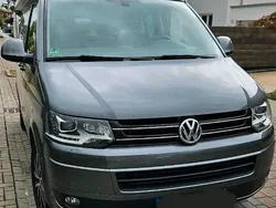 Grau Gebraucht 2015 VW T5 Edition Van | 27.000 €