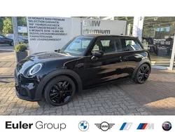 Schwarz Gebraucht 2022 Mini Cooper Kleinwagen | 23.977 € (Etwas zu teuer)