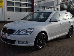 Weiß Gebraucht 2009 Skoda Octavia Ambiente Kombi | 4.390 € (Guter Preis)