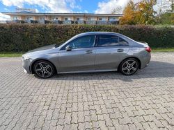 Grau Gebraucht 2020 Mercedes A250 AMG line Limousine | 28.950 € (Etwas zu teuer)