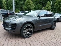 Grau Gebraucht 2015 Porsche Macan S SUV | 33.990 € (Fairer Preis)