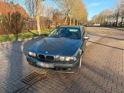 Grau Gebraucht 2001 BMW 525 Kombi | 2.200 € (Guter Preis)