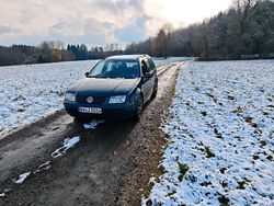 Grün Gebraucht 2001 VW Bora Kombi | 2.100 € (Etwas zu teuer)