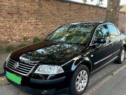 Schwarz Gebraucht 2003 VW Passat Limousine | 2.500 € (Etwas zu teuer)