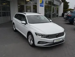Weiß Gebraucht 2022 VW Passat Business Limousine | 21.990 € (Fairer Preis)