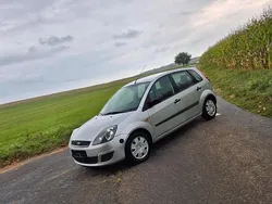 Silber Gebraucht 2008 Ford Fiesta Kleinwagen | 1.700 €