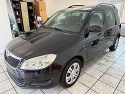 Schwarz Gebraucht 2012 Skoda Roomster Plus Edition Van / Kleinbus | 3.999 € (Fairer Preis)