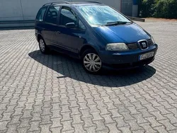 Blau Gebraucht 2001 Seat Alhambra Van / Kleinbus | 1.299 € (Fairer Preis)