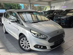 Silber Gebraucht 2017 Ford S-MAX Titanium Van / Kleinbus | 19.999 € (Fairer Preis)