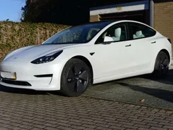 Weiß Gebraucht 2022 Tesla Model 3 Limousine | 33.900 € (Fairer Preis)