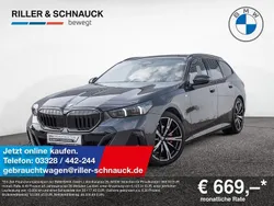Sophistograu Gebraucht 2025 BMW 520 M Sport Kombi | 52.450 € (Superpreis)