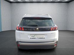 Weiß Gebraucht 2021 Peugeot 3008 Van / Kleinbus | 25.299 € (Fairer Preis)