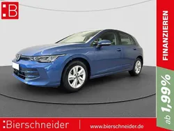 Blau Gebraucht 2024 VW Golf VIII Life Limousine | 22.450 € (Guter Preis)