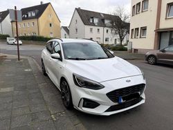 Weiß Gebraucht 2018 Ford Focus ST-Line Kombi | 15.000 € (Teuer)
