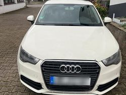 Weiß Gebraucht 2012 Audi A1 Coupé | 8.100 €