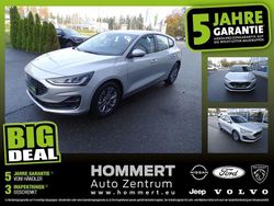 Polarsilber metallic Gebraucht 2023 Ford Focus Titanium Limousine | 17.890 € (Guter Preis)