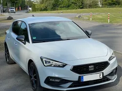 Weiß Gebraucht 2020 Seat Leon FR Limousine | 19.999 € (Fairer Preis)