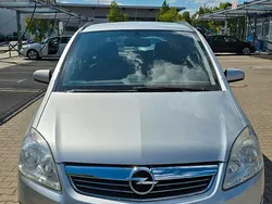 Silber Gebraucht 2009 Opel Zafira Edition Van / Kleinbus | 3.500 € (Etwas zu teuer)