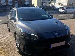 Grau Gebraucht 2020 Ford Focus ST-Line X Limousine | 15.000 € (Guter Preis)