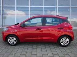 Rot Gebraucht 2023 Hyundai i10 Comfort Kleinwagen | 13.850 € (Guter Preis)